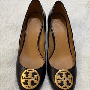 Tory Burch Black Leather Flats with Gold Logo Medallion